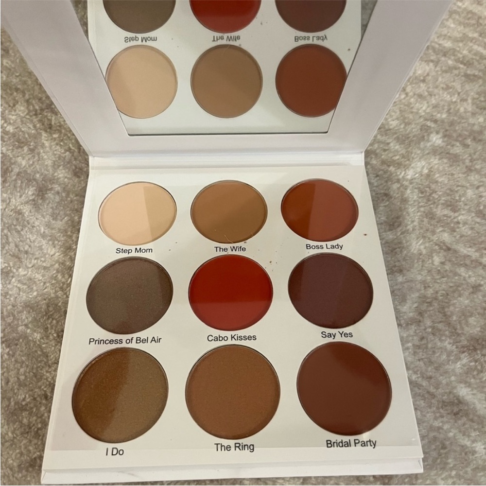Give them Glam beauty eyeshadow brown palette